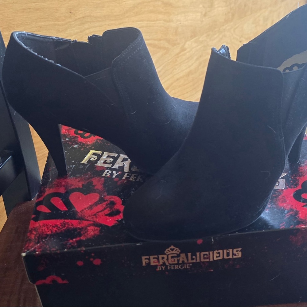 Heeled booties